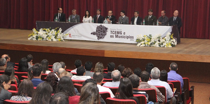 Auditório do Expominas em Juiz de Fora sediou o primeiro Encontro Técnico do TCEMG no ano de 2016